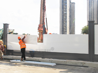 施工圍擋廠家應(yīng)當(dāng)如何進(jìn)行選擇？圍擋價(jià)格與質(zhì)量掛鉤嗎？