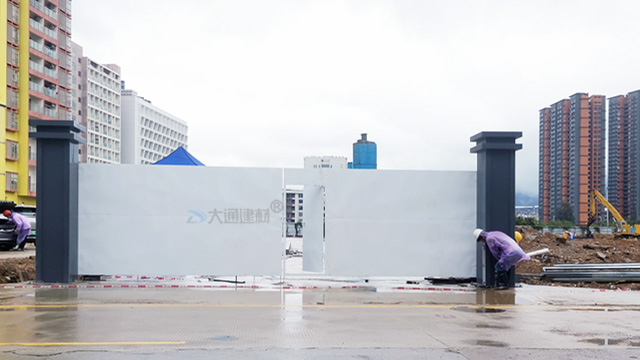 深圳施工項(xiàng)目大門(mén)-烤漆鋼結(jié)構(gòu)工地雙開(kāi)門(mén)<